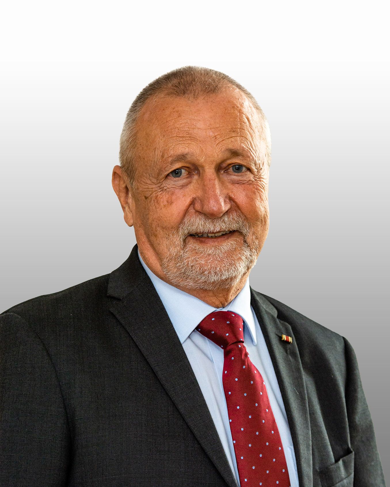 Porträt von Dr. Gerhard Dust